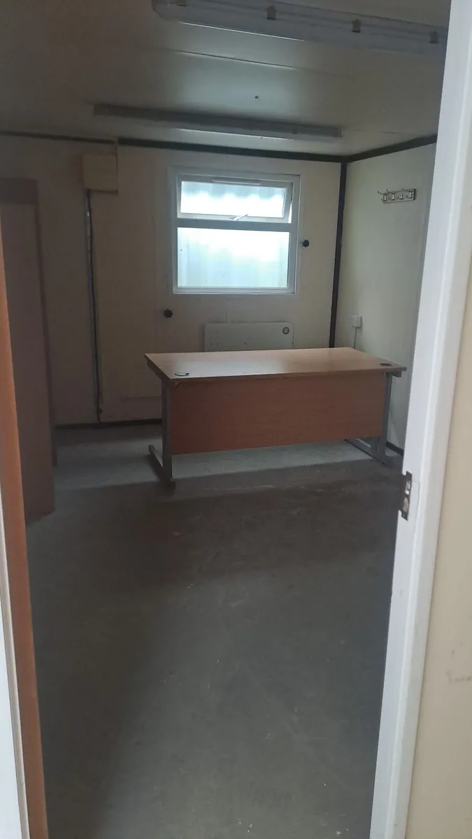 office block x4 - Image 2