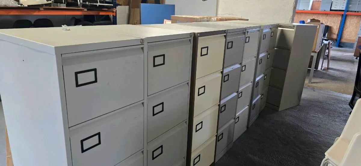 40 second-hand 4 drawer filing cabinets. - Image 3