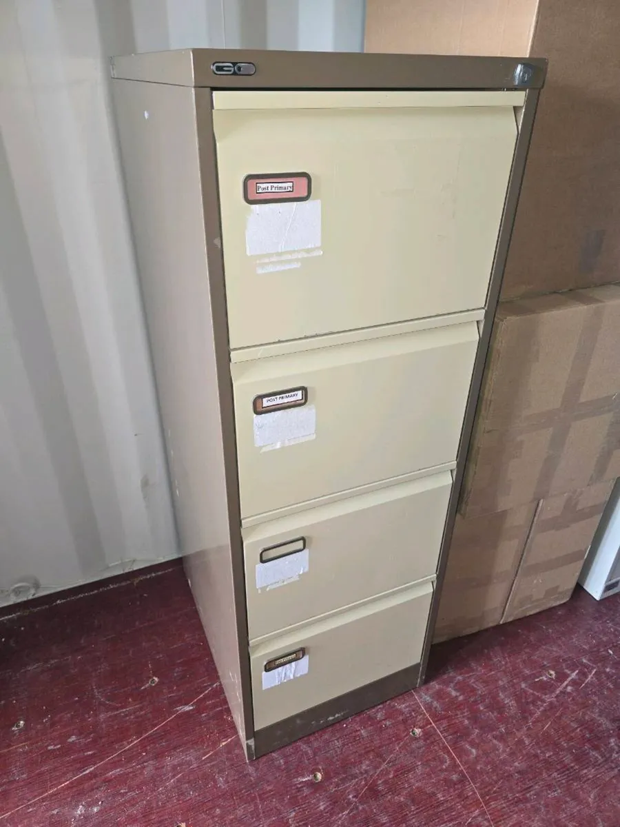 40 second-hand 4 drawer filing cabinets. - Image 4