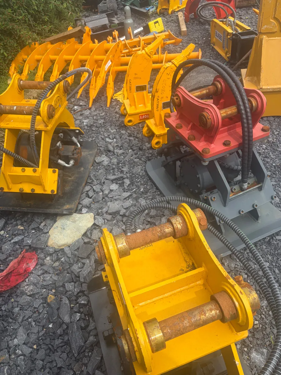 Hydraulic compactors to suit 4-9t digger for sale - Image 2