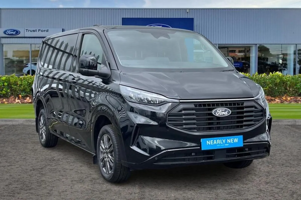 Ford Transit Custom LIMITED - Image 1