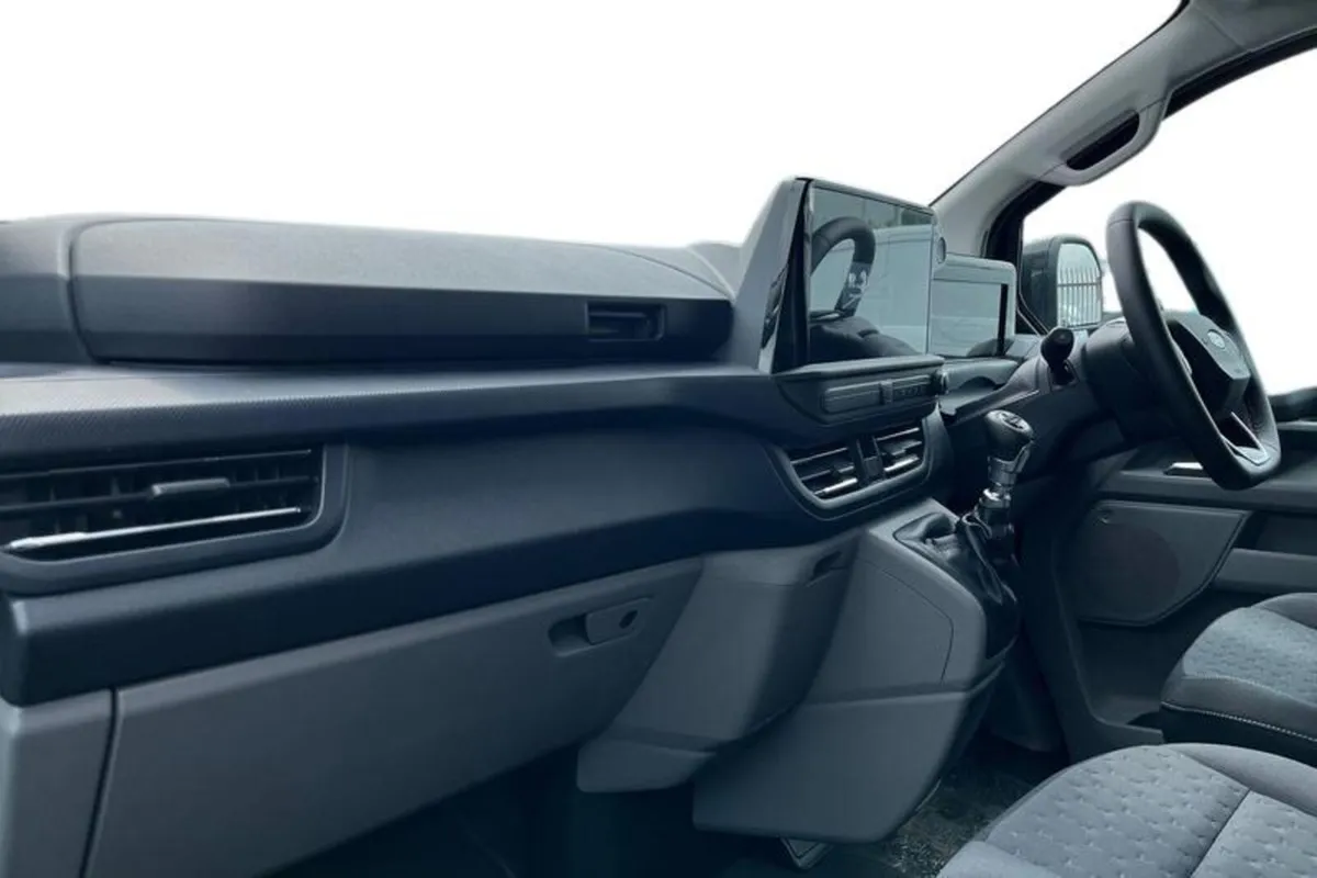 Ford Transit Custom LIMITED - Image 3