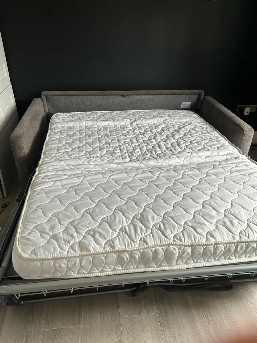 King Size Italian made Sofa Bed - Image 4