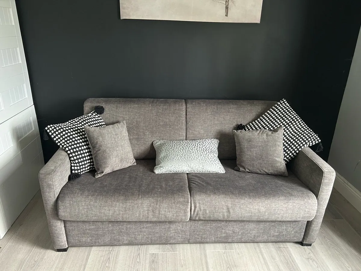 King Size Italian made Sofa Bed - Image 1