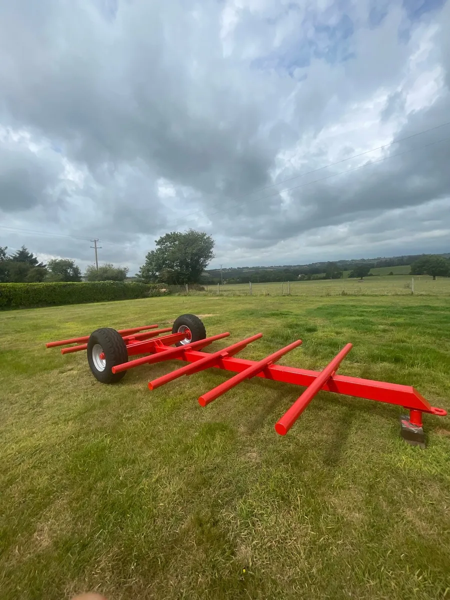 Bale trailer - Image 1