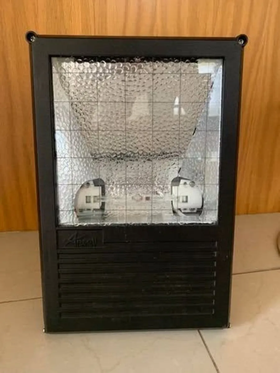 Ansell Lighting Outdoor light 70W - Image 1