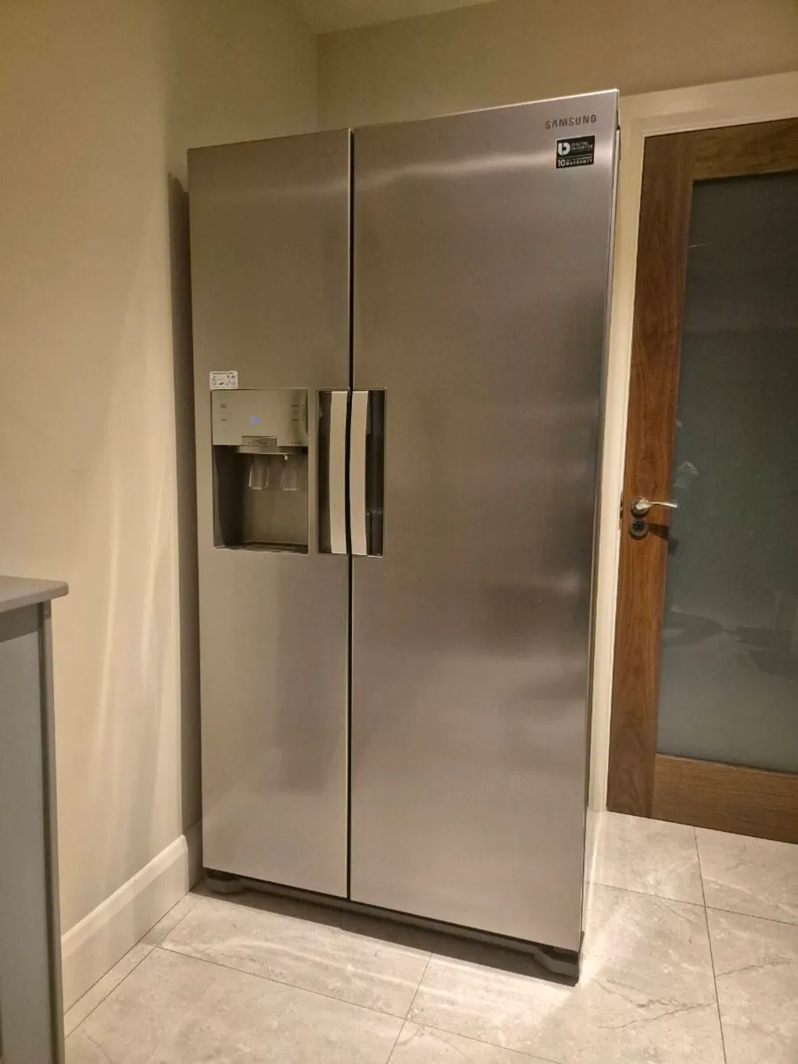 American style fridge freezer - Image 1