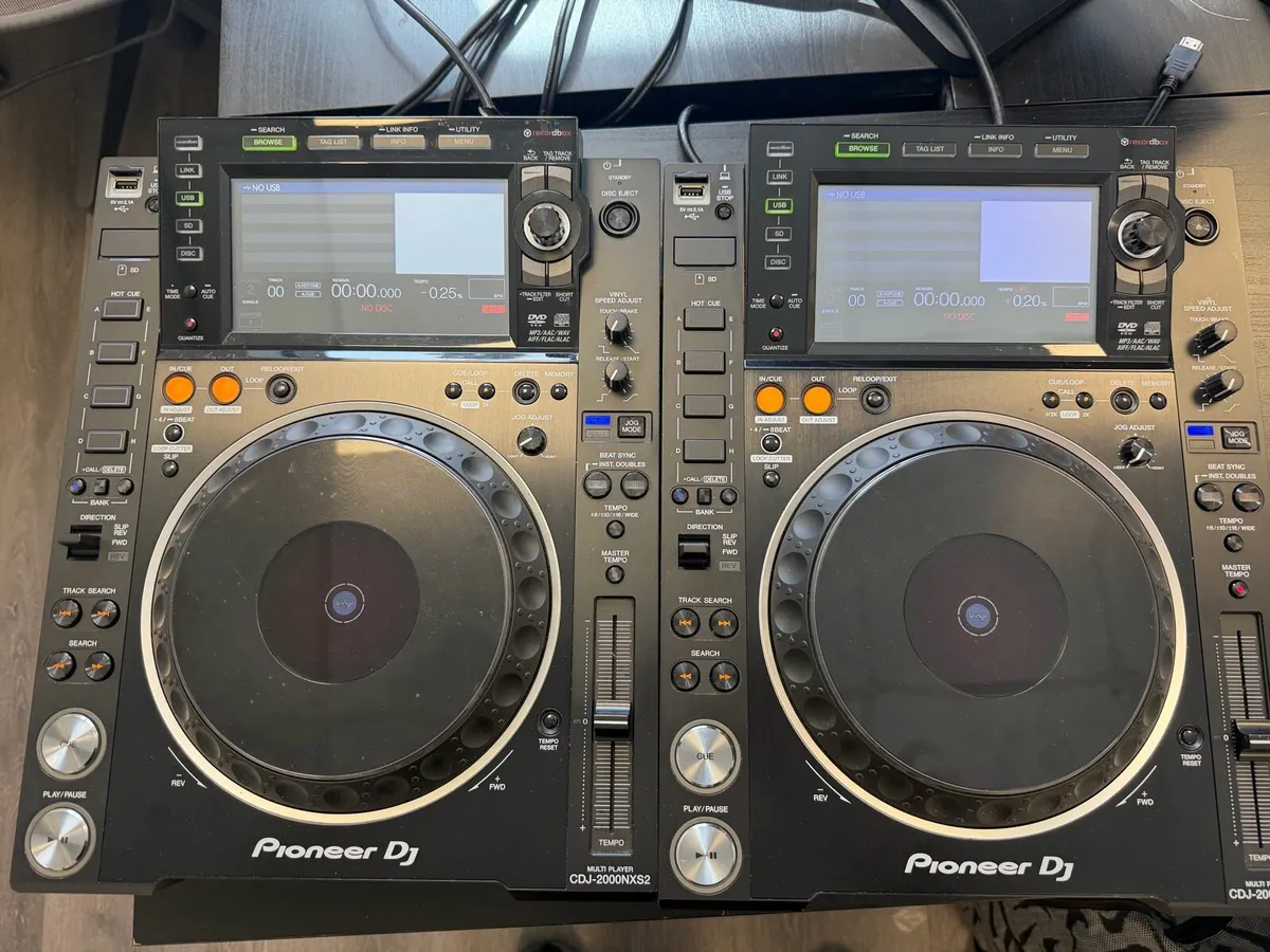 2 Pioneer CDJ 2000 NXS 2 - Image 1