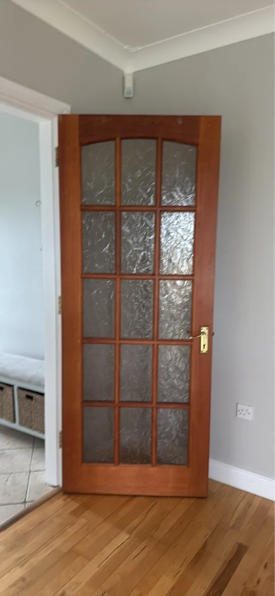 15 Solid Hardwood Internal Doors and 1 Glass Panel - Image 2