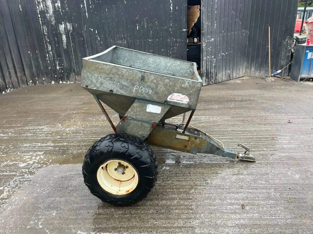 galvanised trailer-mounted  spreader - Image 1
