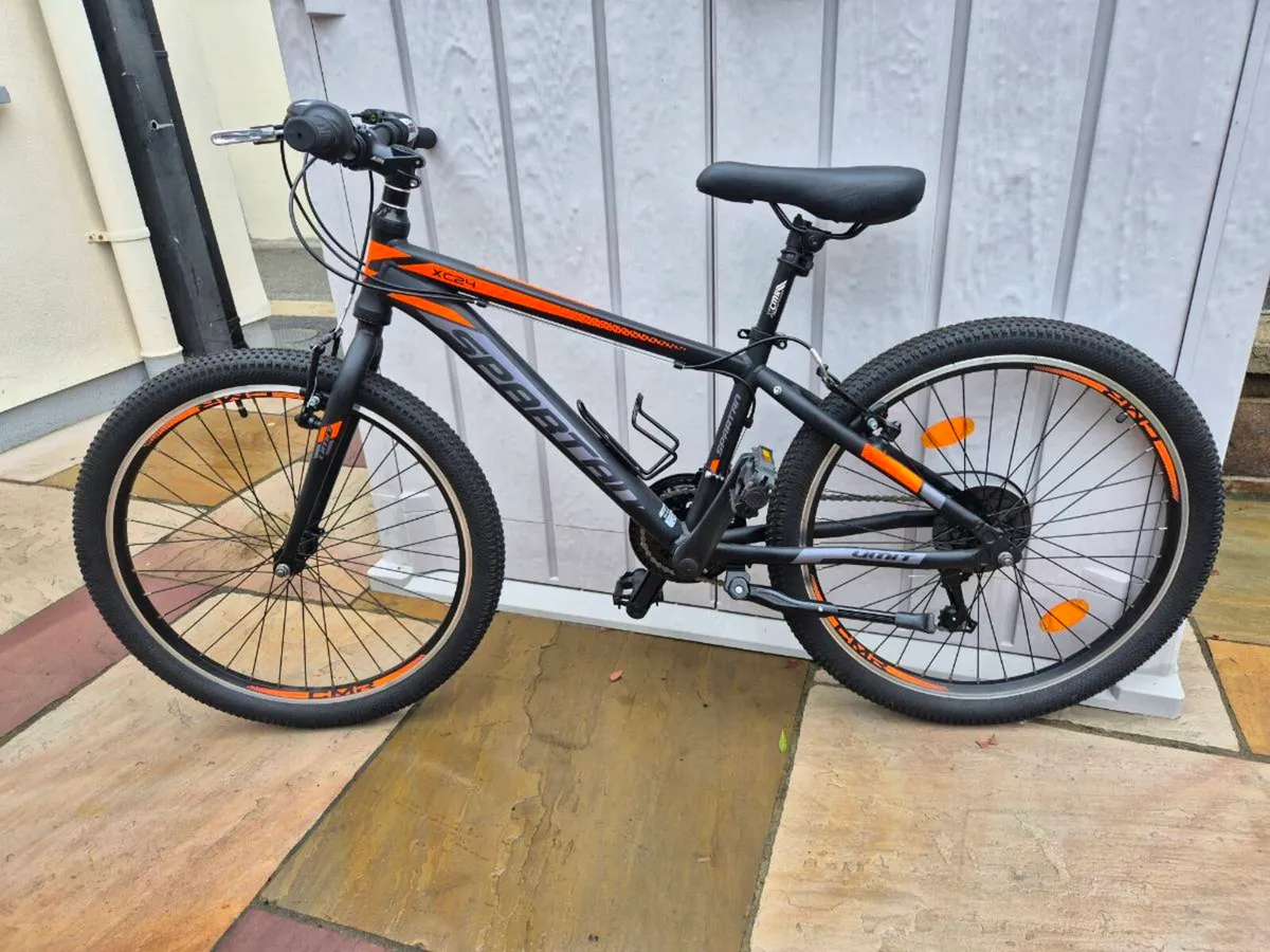 Youth boys bike - Image 1