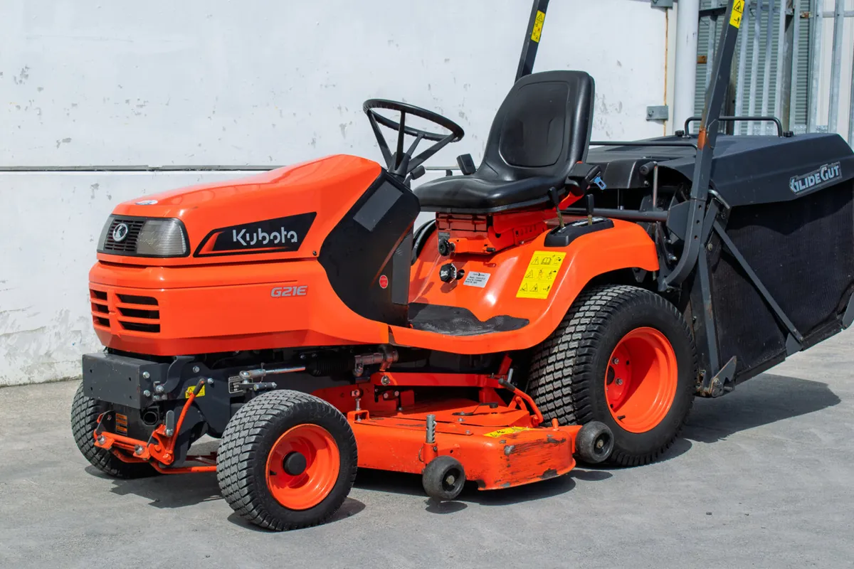 Kubota G21e LD Lawnmower - Image 4