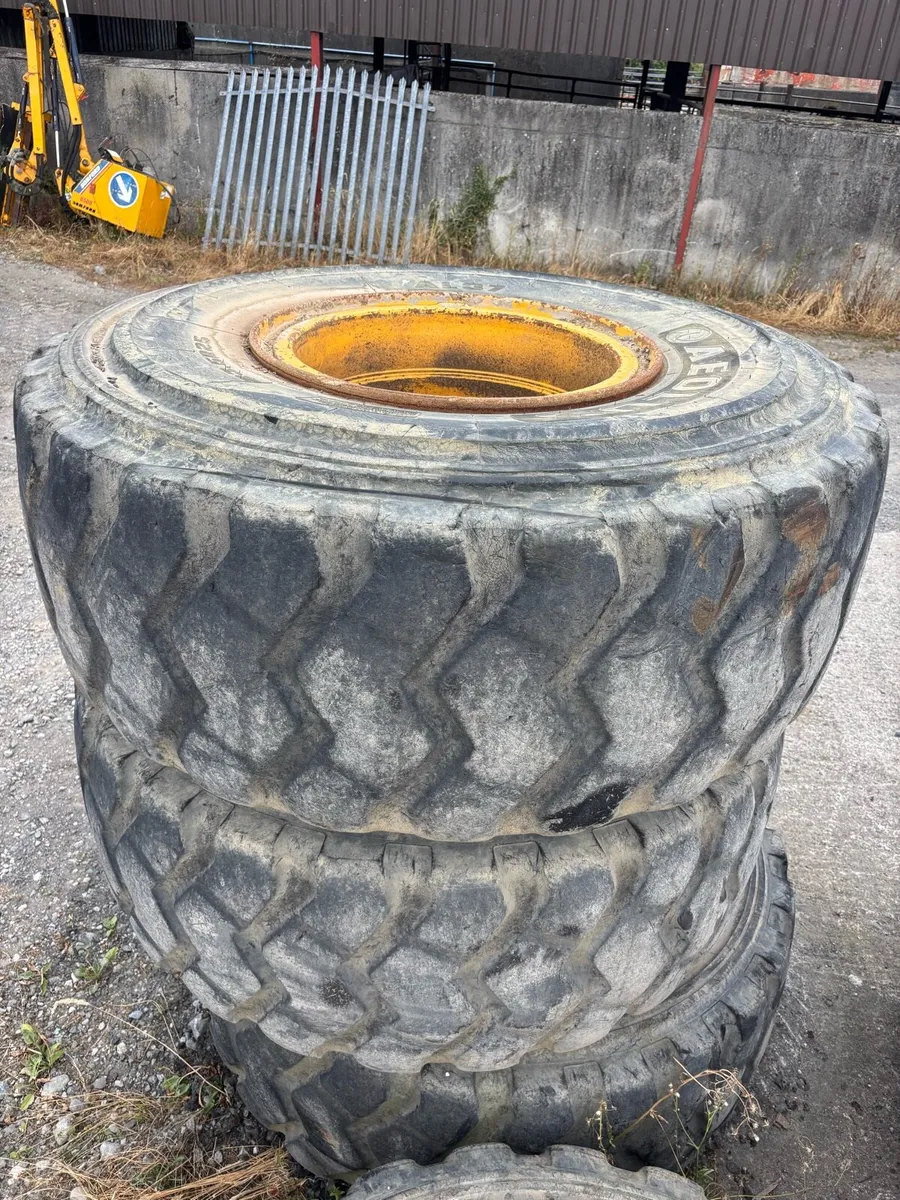 Volvo A25/A30 Wheels - Image 1