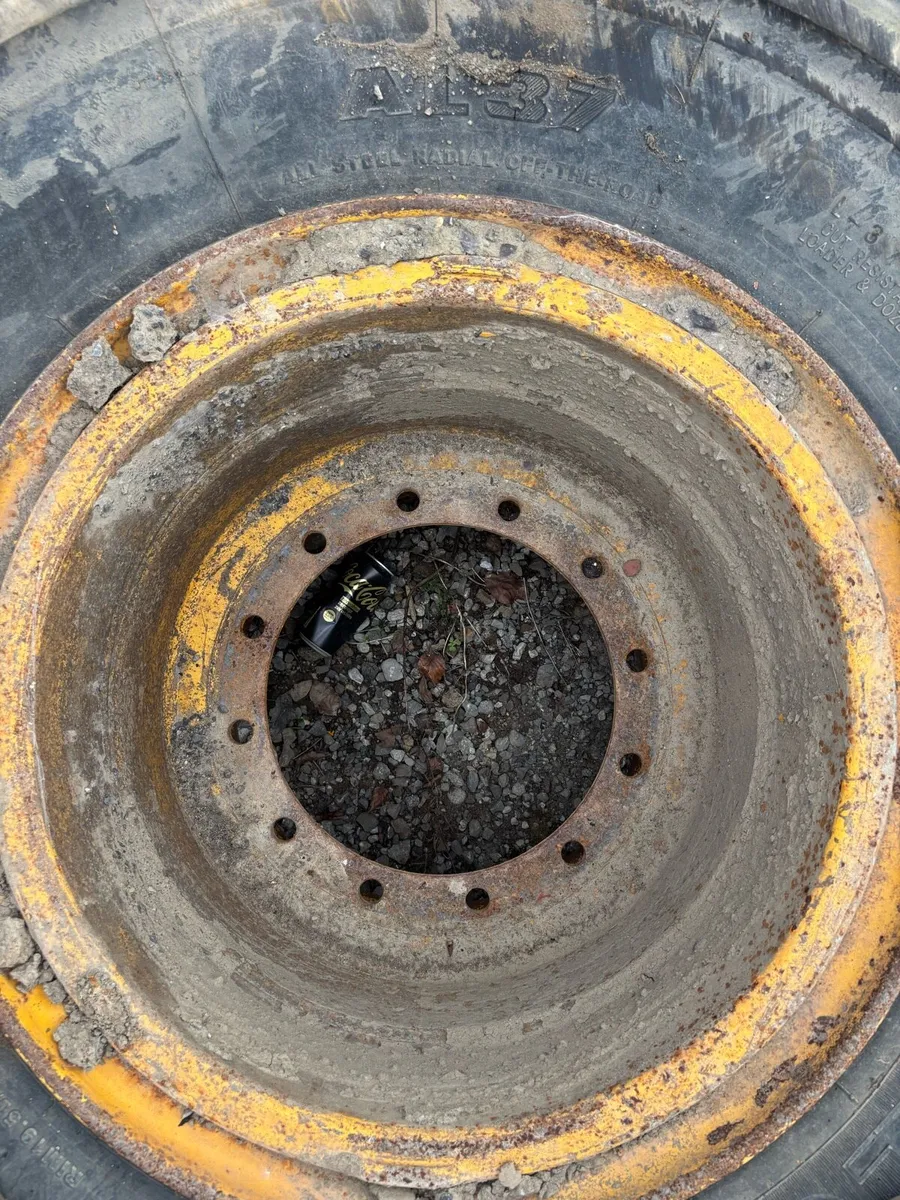Volvo A25/A30 Wheels - Image 4