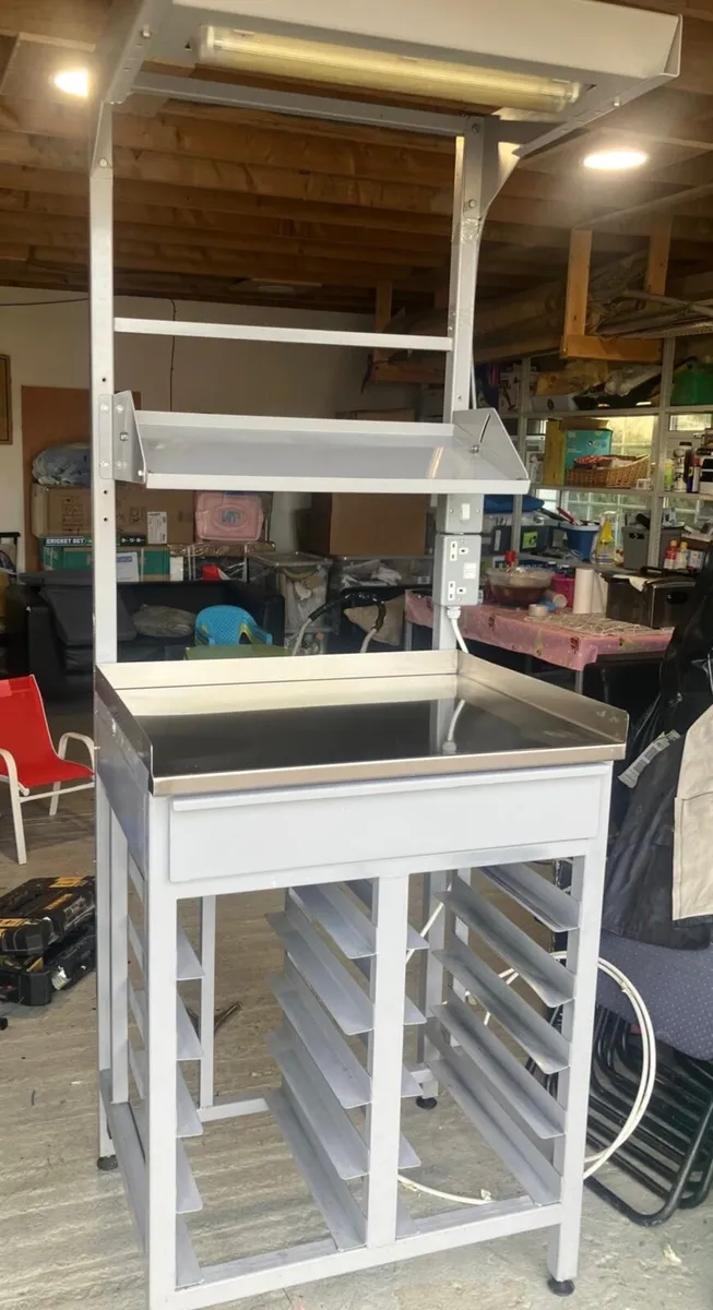 Work bench - Image 1