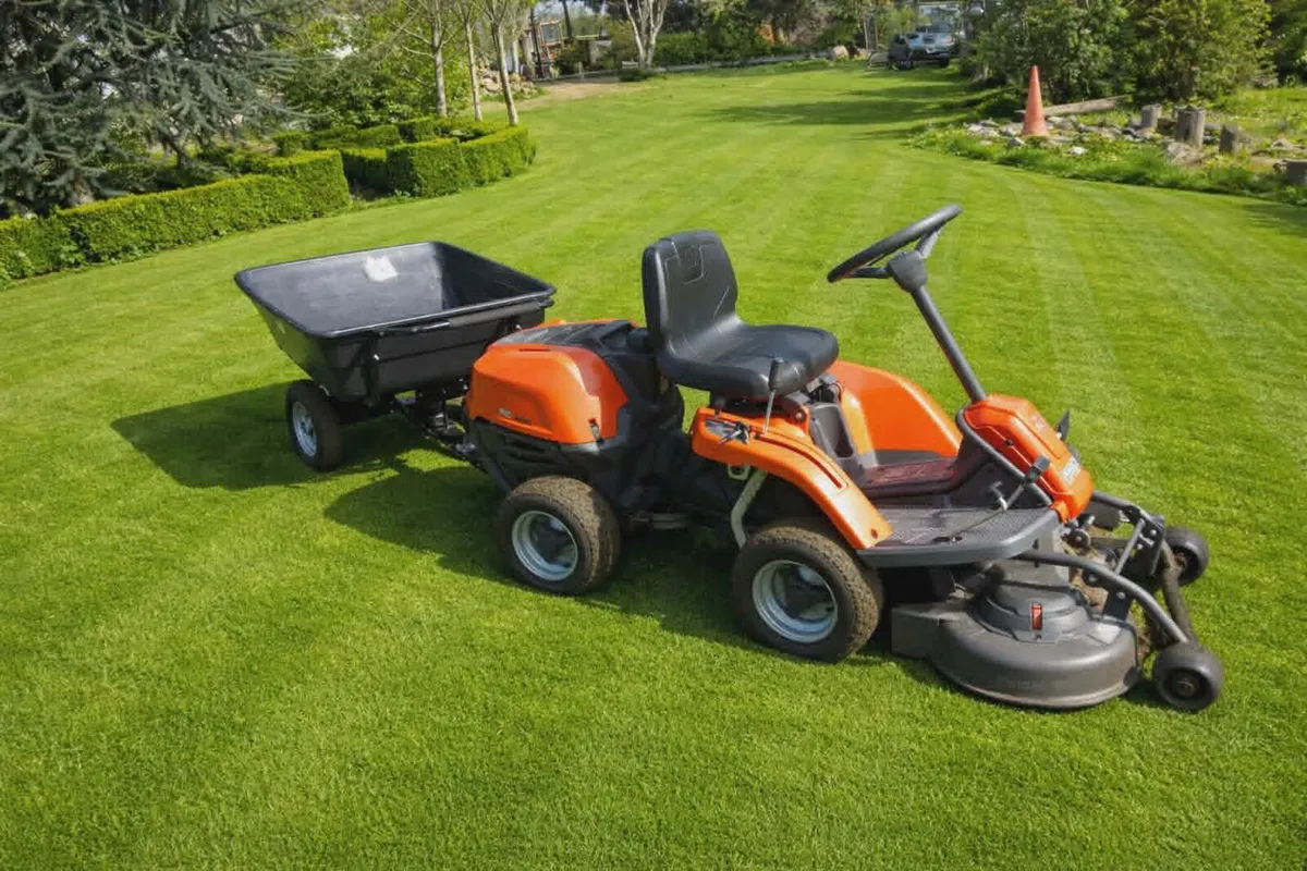 Husqvarna mulching lawnmower and trailer - Image 3