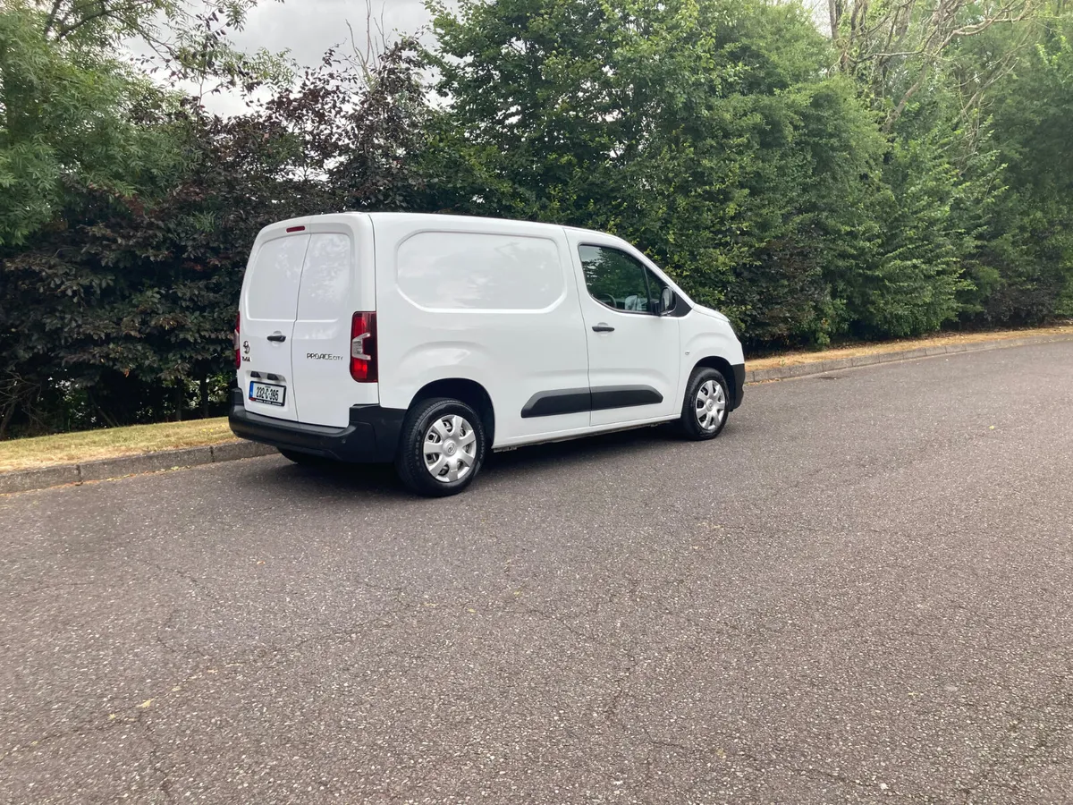 2023 Toyota Proace City 1.5 Diesel Van - Image 4