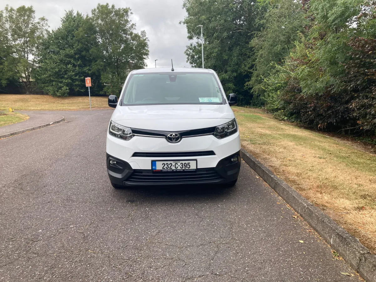 2023 Toyota Proace City 1.5 Diesel Van - Image 2