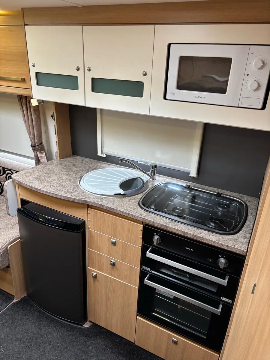 Elddis Avante 2015 Model as new - Image 4
