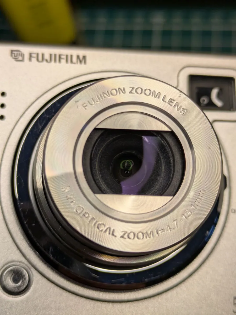 Fujifilm E510 SuperCCD🌈 compact camera 🎞️sims - Image 4