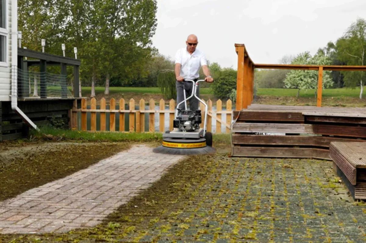 Westermann Rotary Moss Brush - Image 3