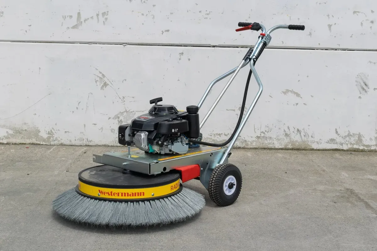 Westermann Rotary Moss Brush - Image 1