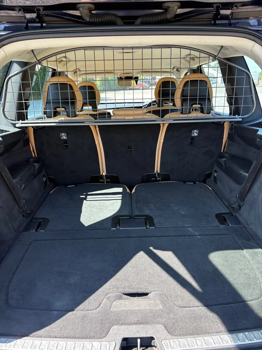 Dog Guard/Luggage Barrier - Volvo XC90 - Image 1