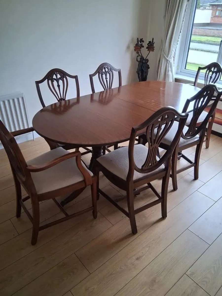 Dining Room Tables and chairs ( Six lovely soft cushion Mahogany chairs with adjustable Mahogany Dining room table. - Image 2
