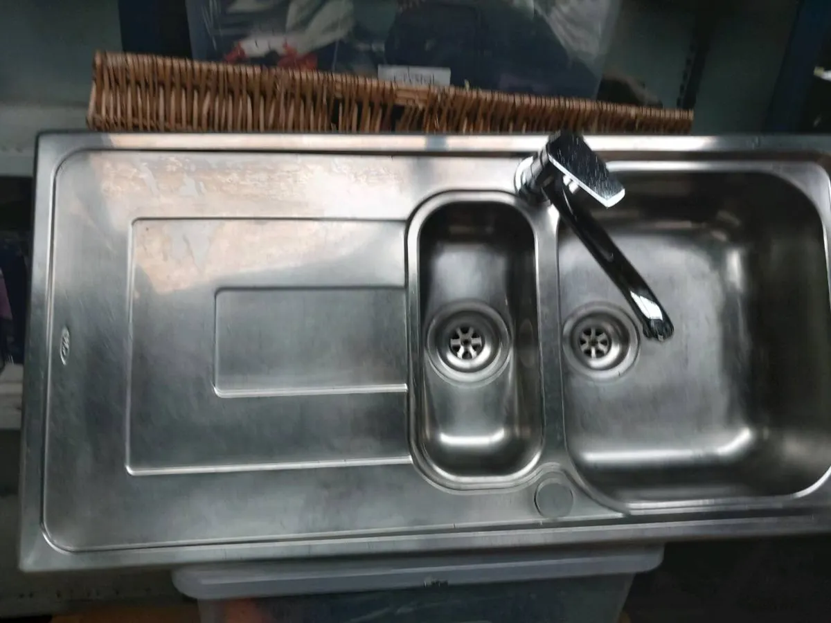 Double Sink - Image 1