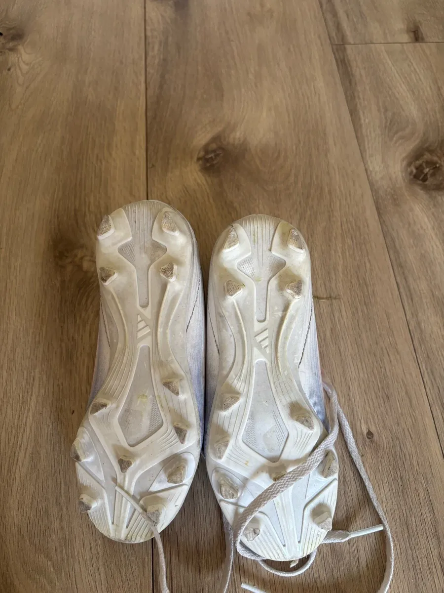 Boys football boots - Image 2