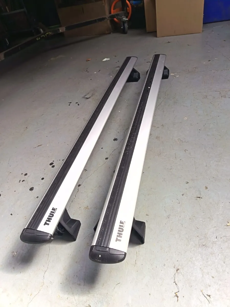 Thule roof racks and footings - Image 1