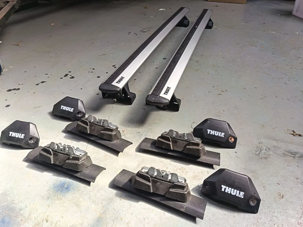 Thule roof racks and footings - Image 3