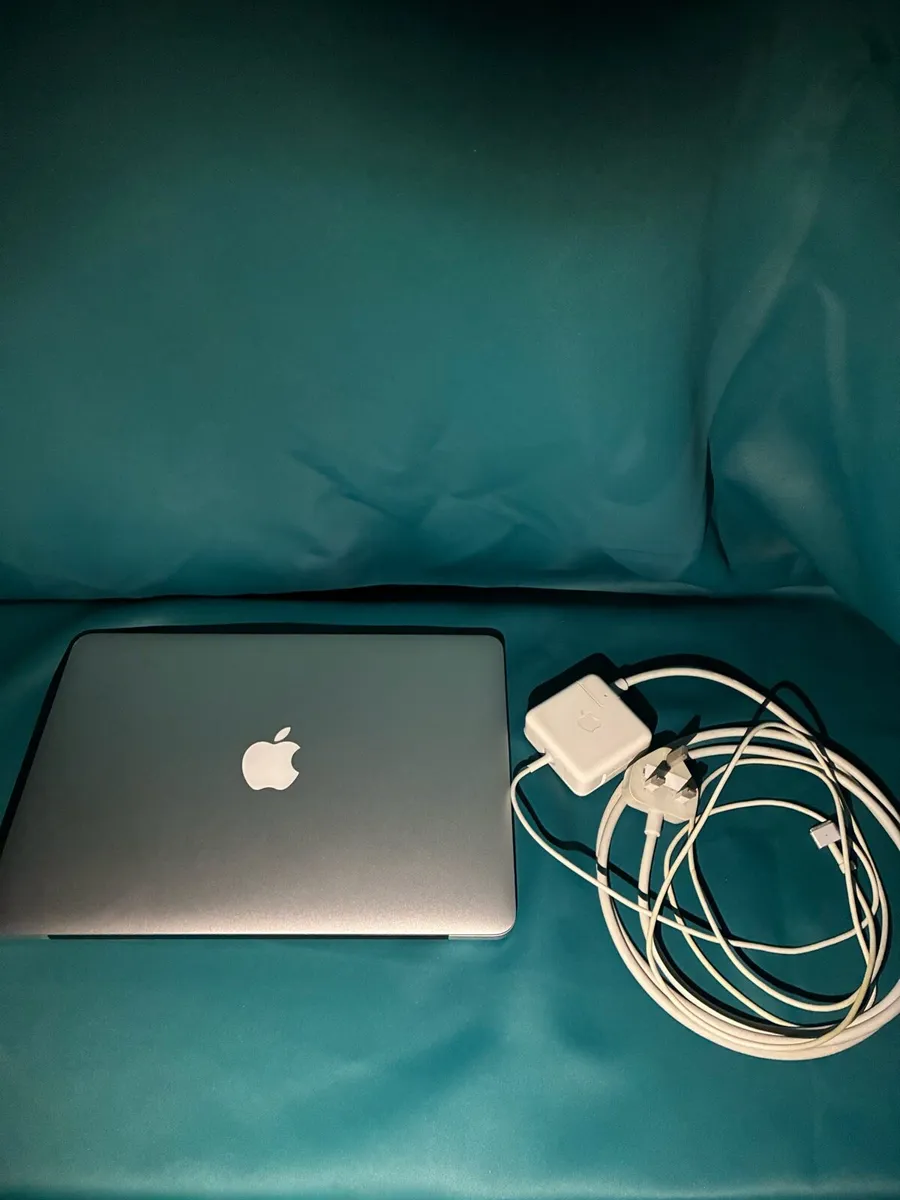 Apple MacBook Pro 13” 2015 - Image 1
