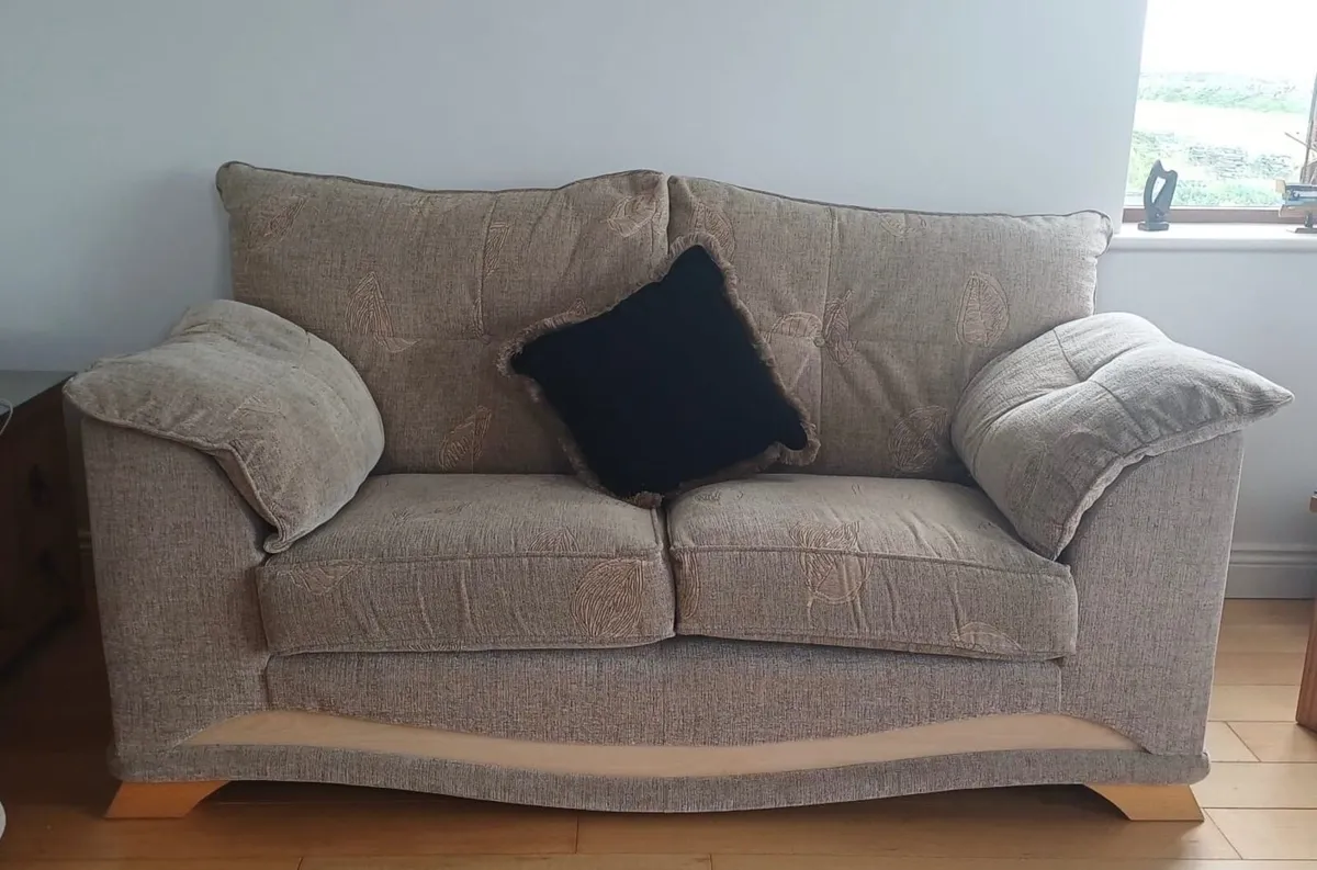 Suite of couches - 4, 2 & 1 - €899 - Image 2