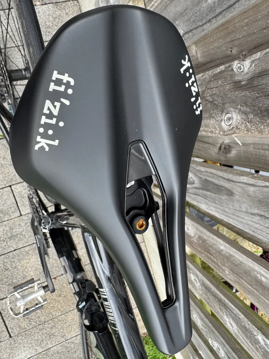 Bianchi Via Nirone 7 105 Road Bike - Image 2