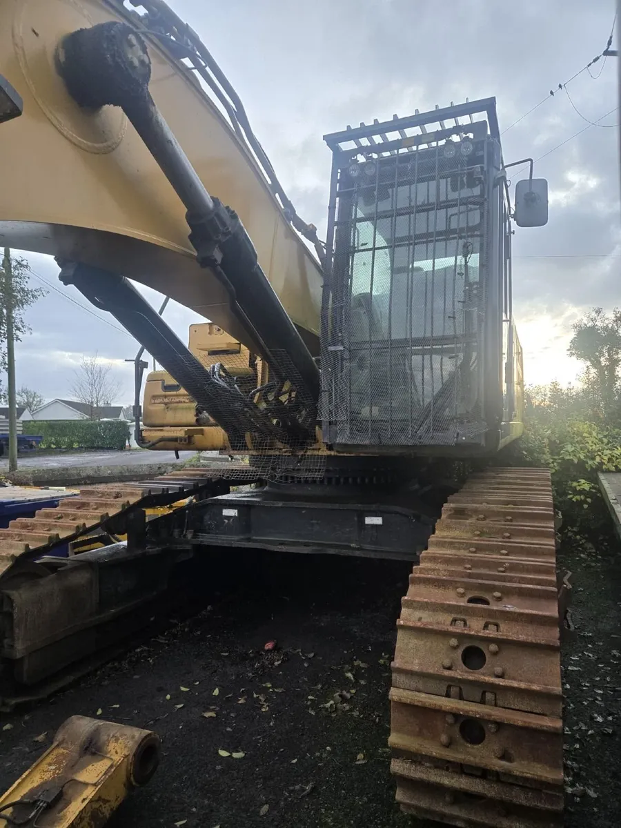 CAT 352 EXCAVATOR - Image 1