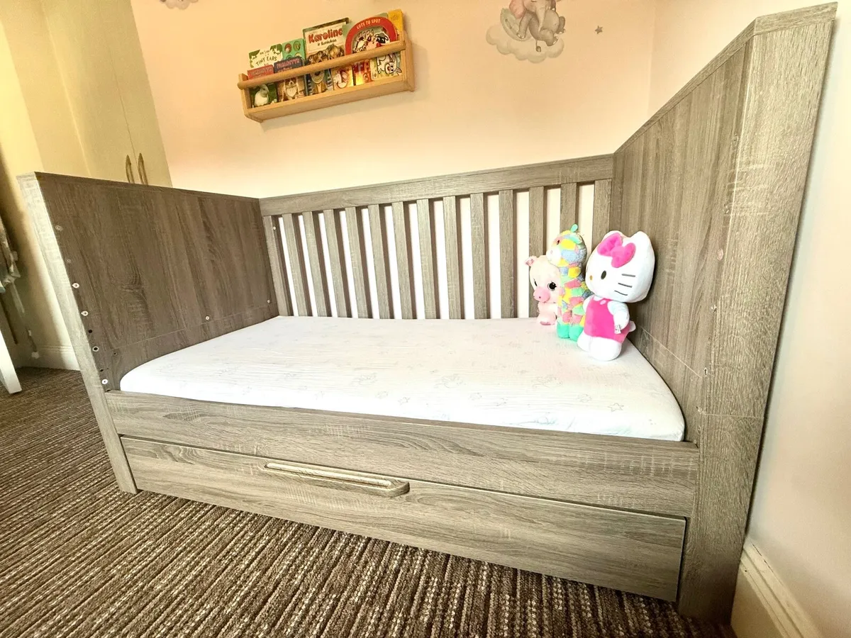 Franklin cot/daily bed + mattress - Image 4