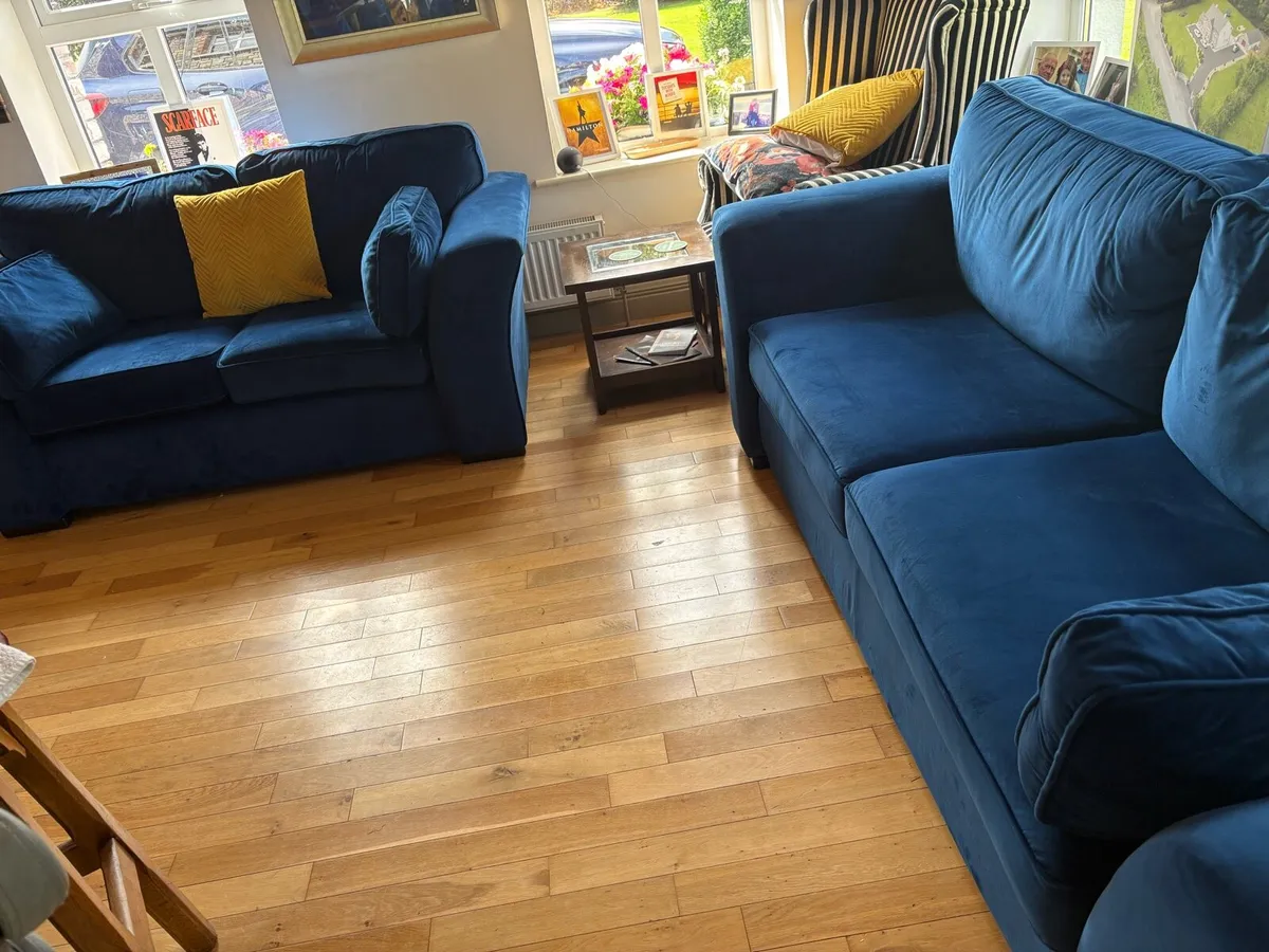 3 + 2 piece Sofa - Image 3