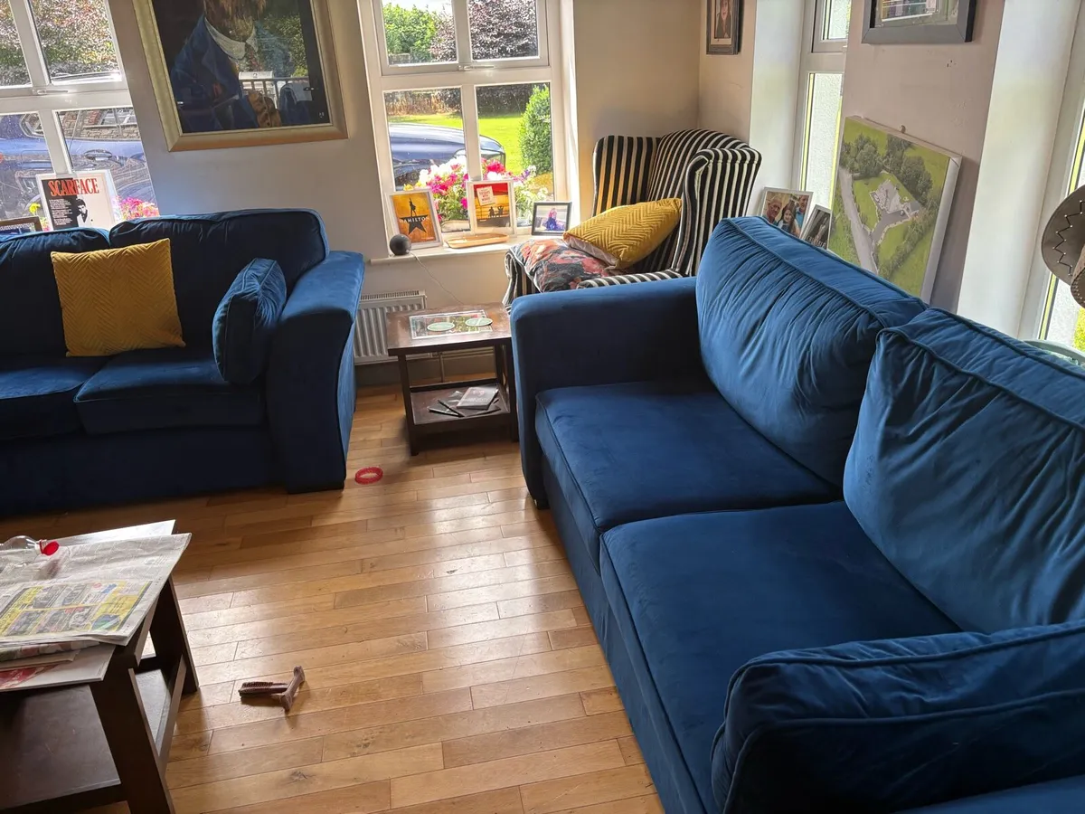3 + 2 piece Sofa - Image 4