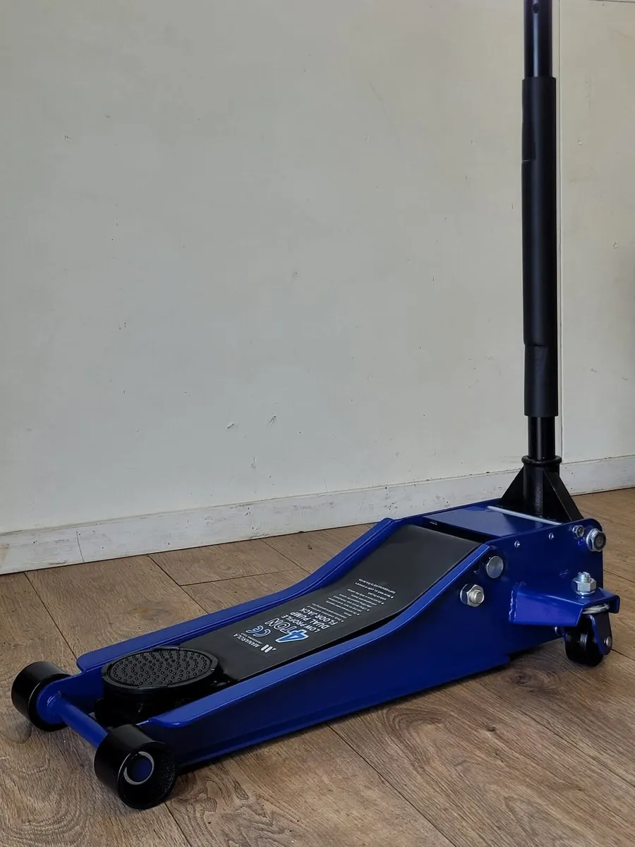 Heavy Duty 4 Ton Ultra Low Profile Trolley Jack - Image 1
