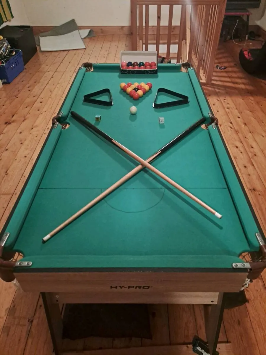 Pool table - Image 1