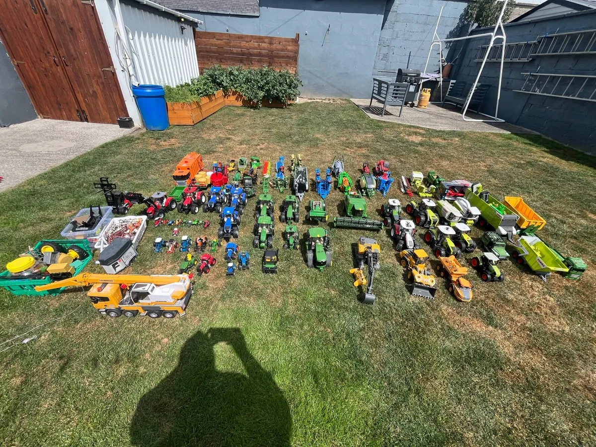 Toy tractors & accessories - Image 2