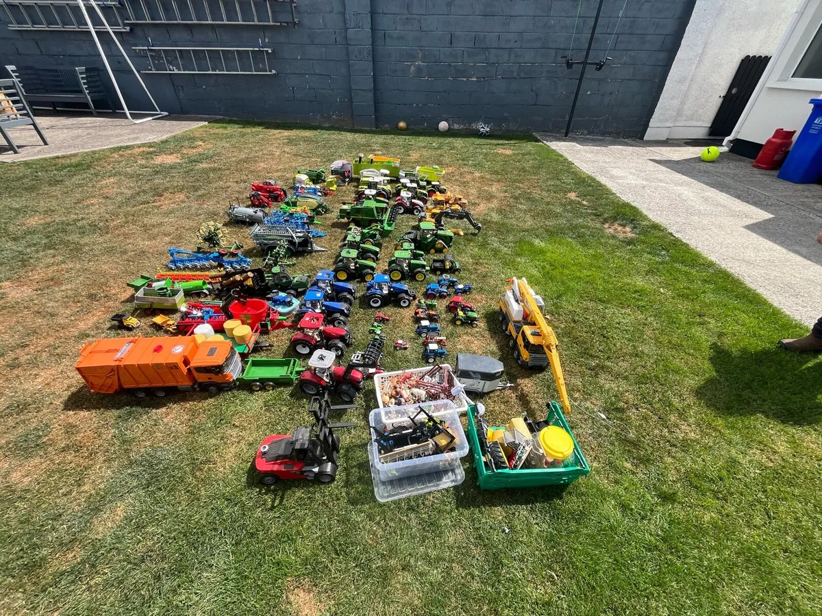 Toy tractors & accessories - Image 3