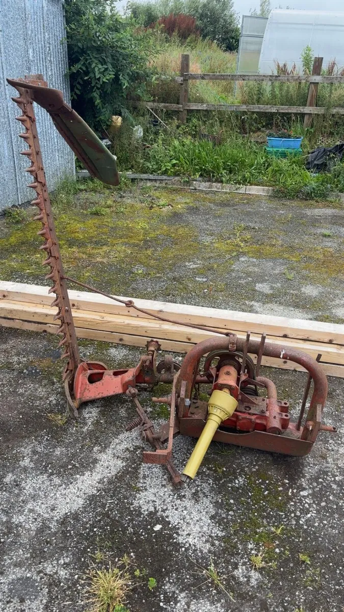 International B23 Fingerbar Mower