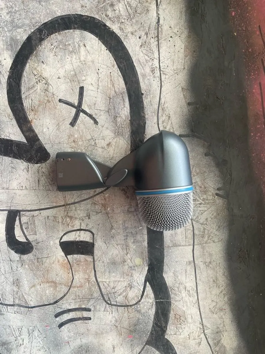 Shure Beta 52a microphone - Image 1