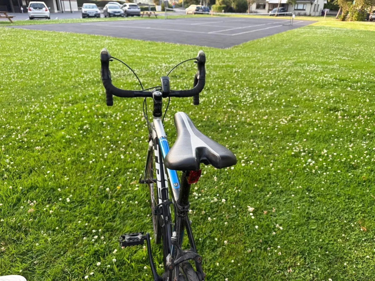 Road bike - Image 3
