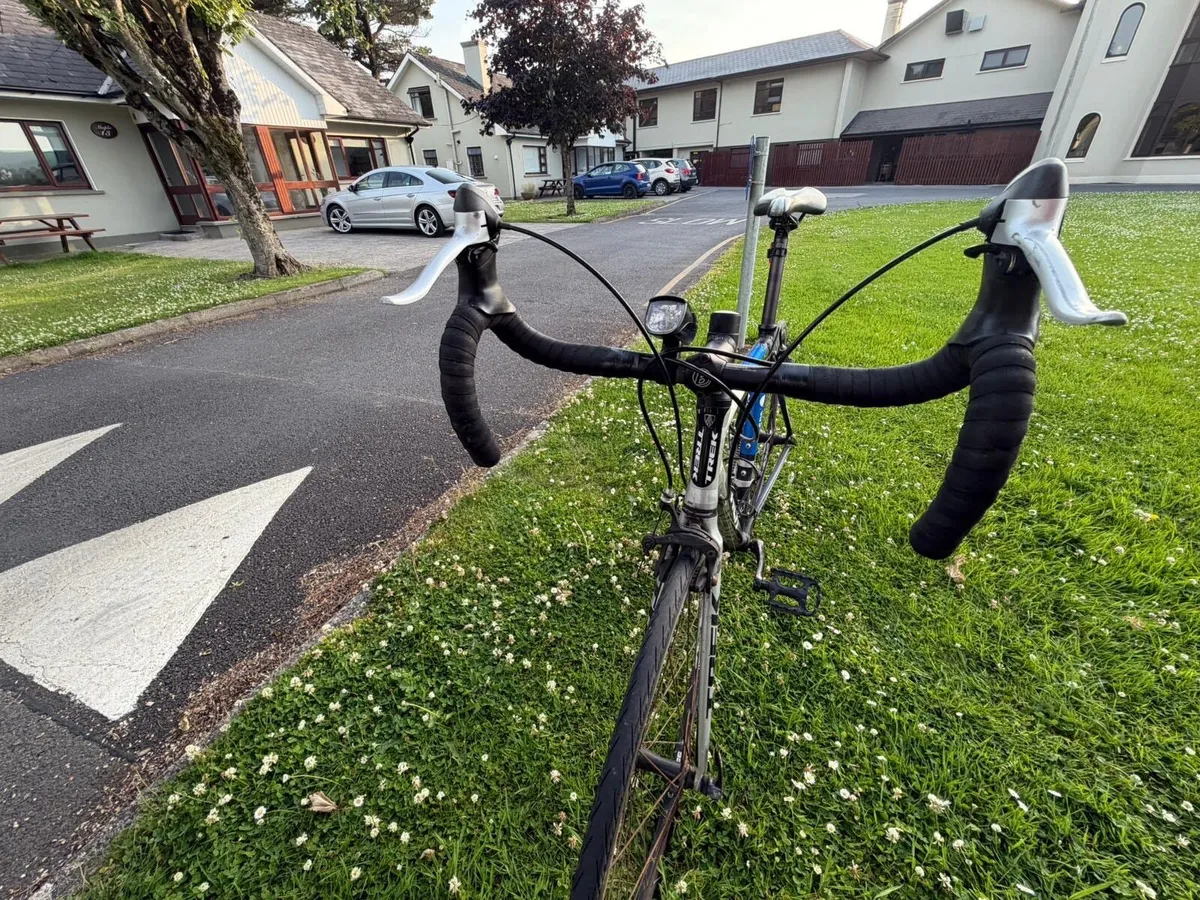 Road bike - Image 4