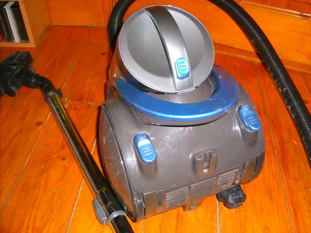 Tesco vacuum cleaner. - Image 3