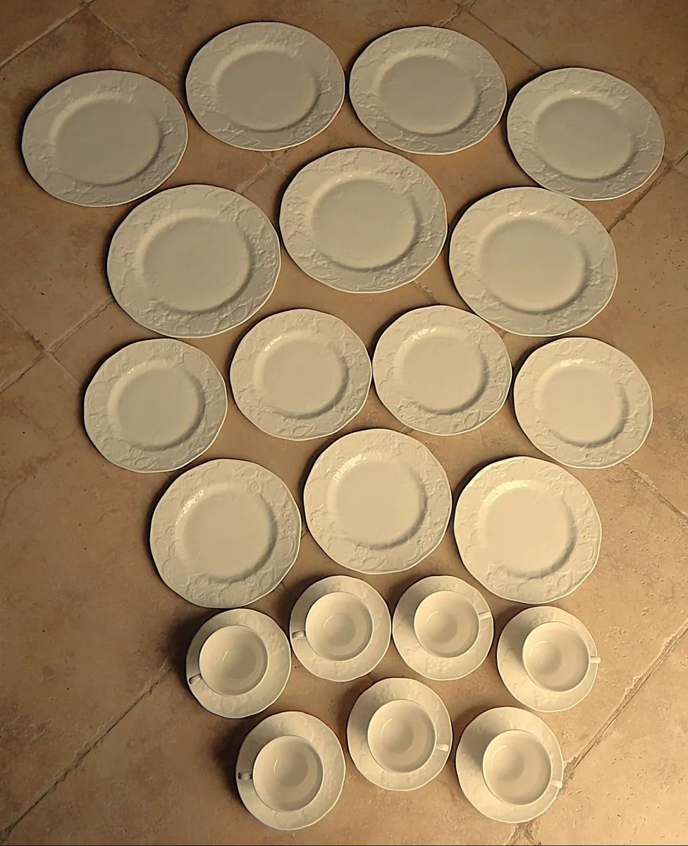 Wedgwood Bone China Strawberry & Vine Tableware - Image 2