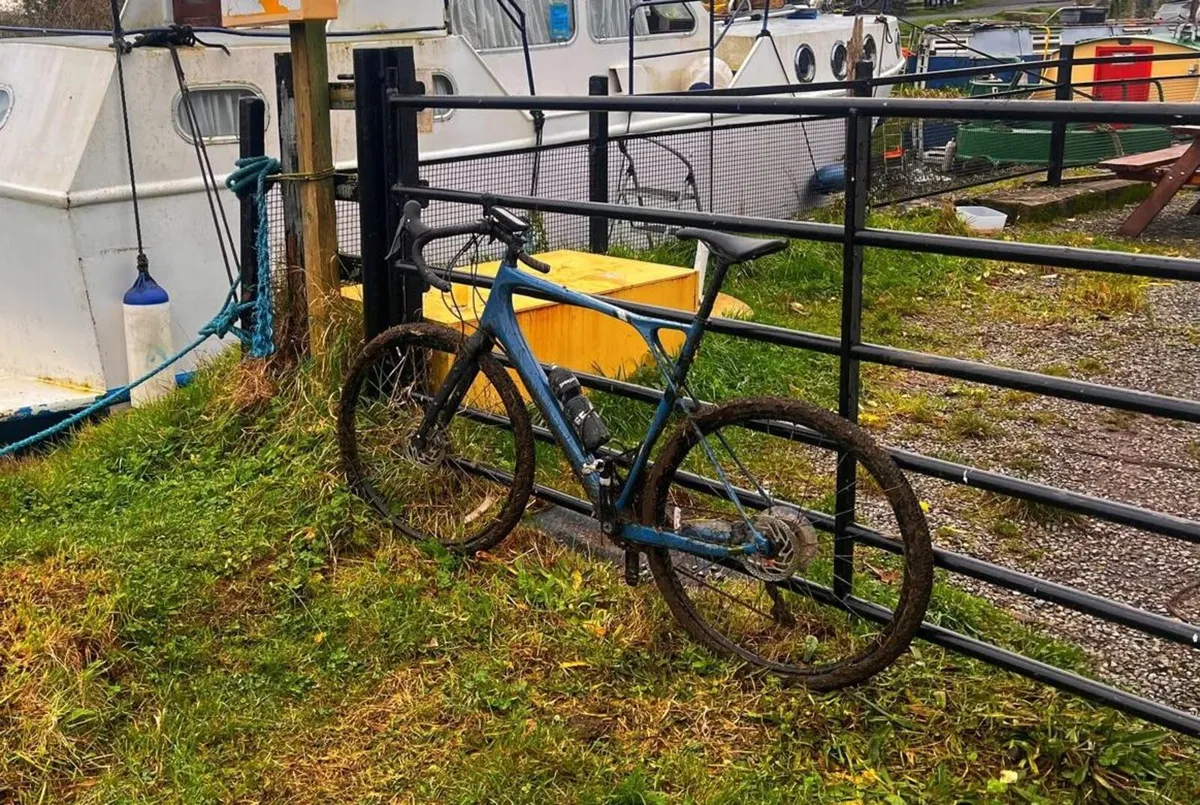 GT Grade Carbon Elite Gravel Bike - Image 2